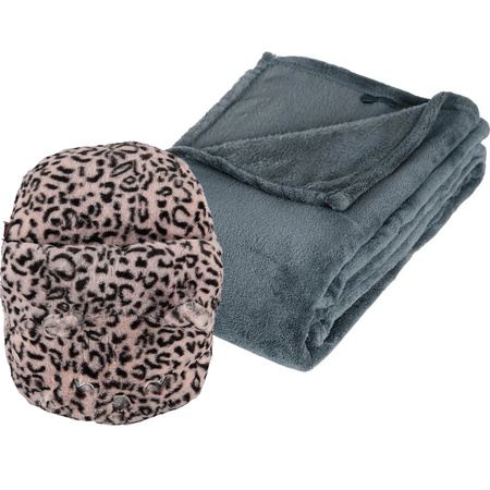 Fleece blanket bluegrey 125 x 150 cm with feetwarmer one size foot slipper of a leopard head